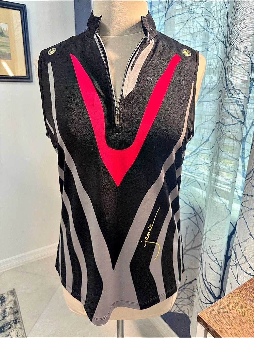 Jamie Sadock Women's Geometric Sleeveless Jersey Top in Black & Gray Like